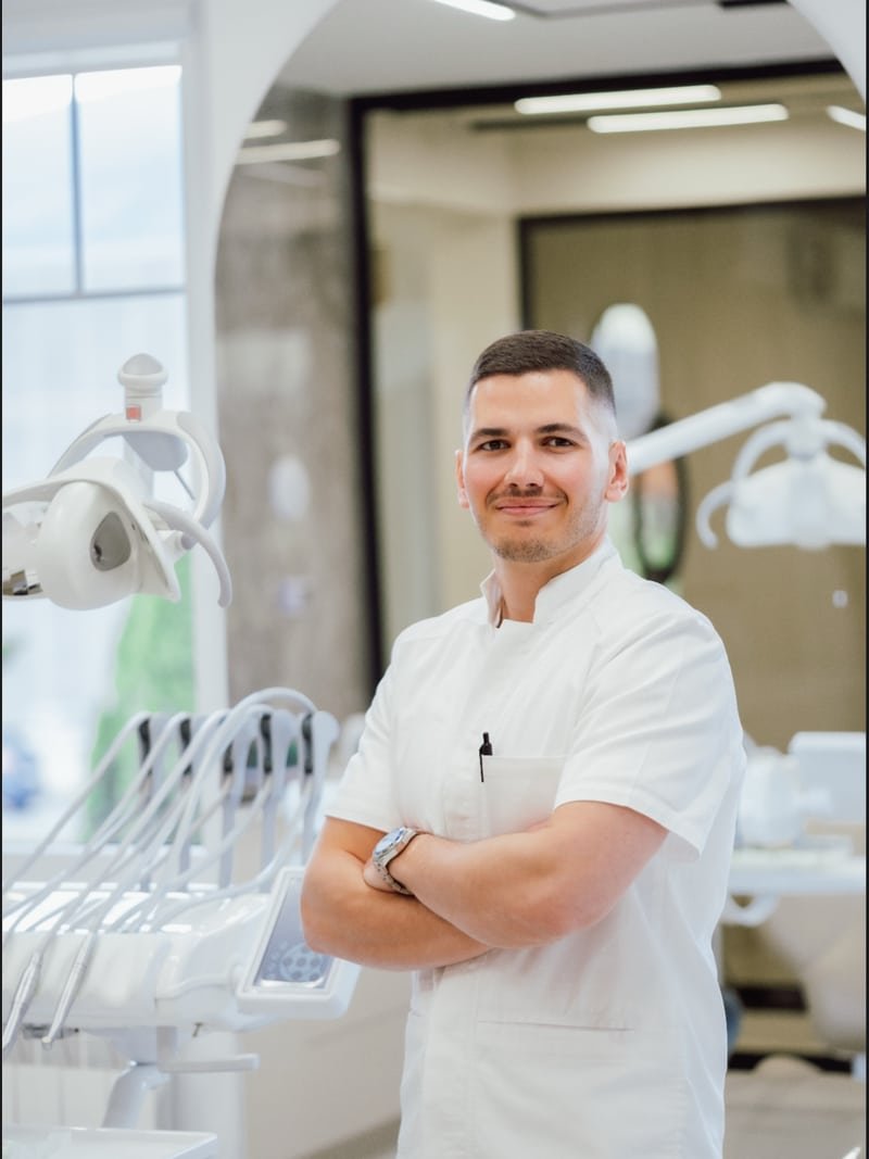 Dr. Dino Ćenanović